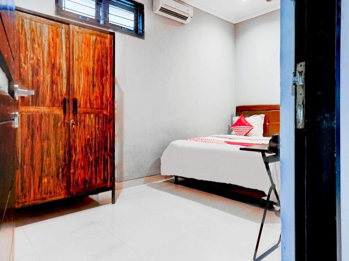 OYO 90438 Mampang 34 Residence Jacarta Exterior foto