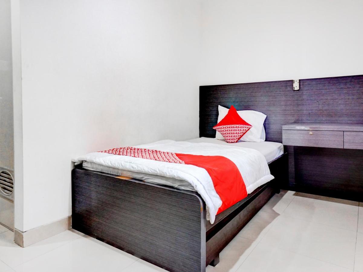 OYO 90438 Mampang 34 Residence Jacarta Exterior foto